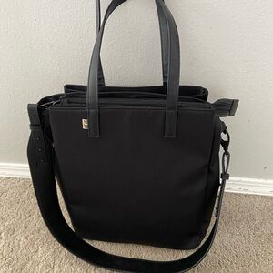 Beis Commuter Tote in black